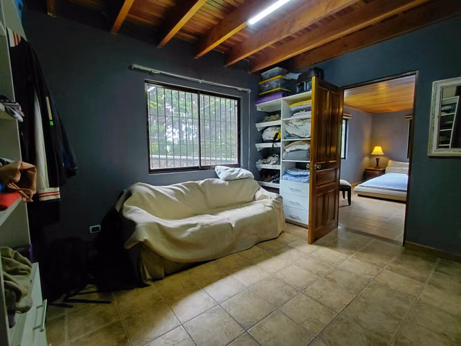 Hermosa casa estilo cabaña en amplio terreno – San Rafael de Heredia - Imagen 8