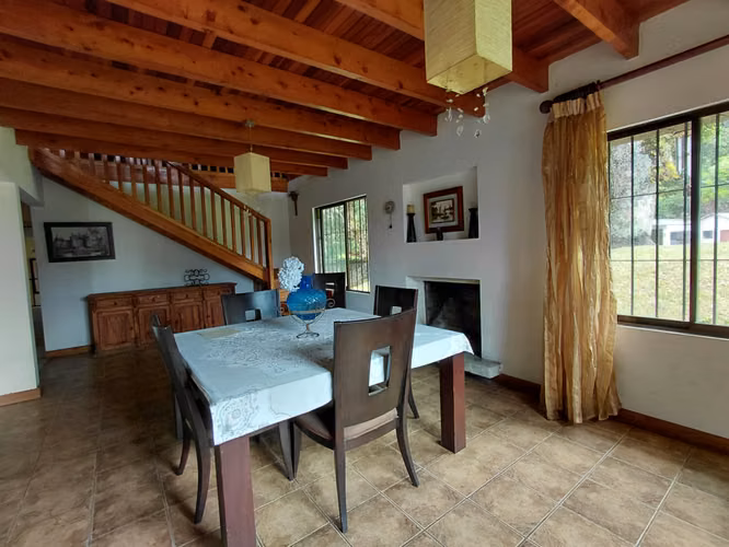 Hermosa casa estilo cabaña en amplio terreno – San Rafael de Heredia - Imagen 15