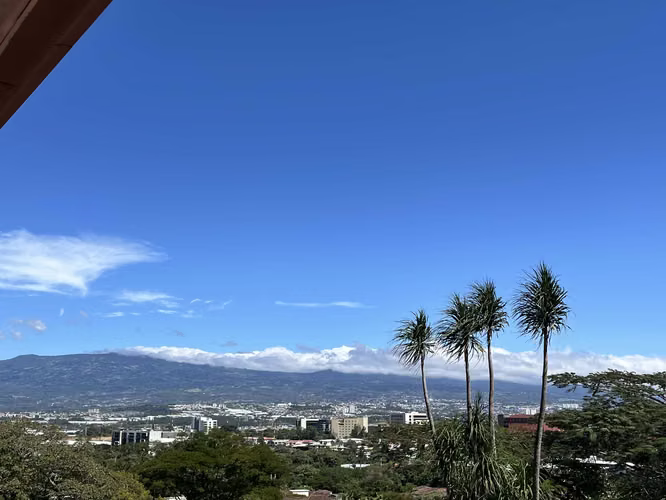 Vendo casa de una planta en Escazú SS