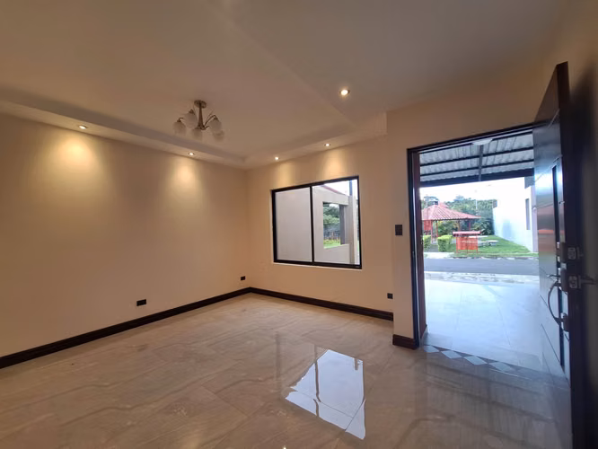 Venta de casa Coronado en condominio - KM