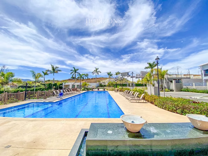 ¡Estrene Casa! 4 dormitorios uno en Planta Baja Condominio Distrito San Juan nja1125