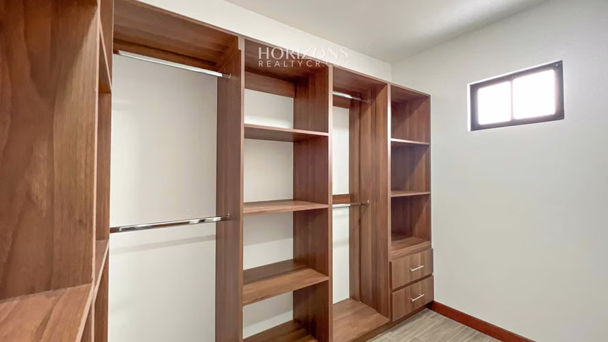 ¡Estrene Casa! 4 dormitorios uno en Planta Baja Condominio Distrito San Juan nja1125