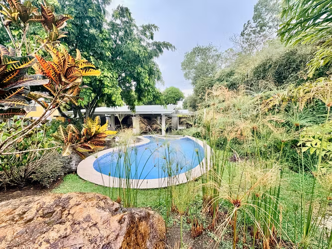 RIO ORO SANTA ANA! MODERNA Y AMPLIA CASA EN CONDOMINIO 3 HAB + SERVICIO