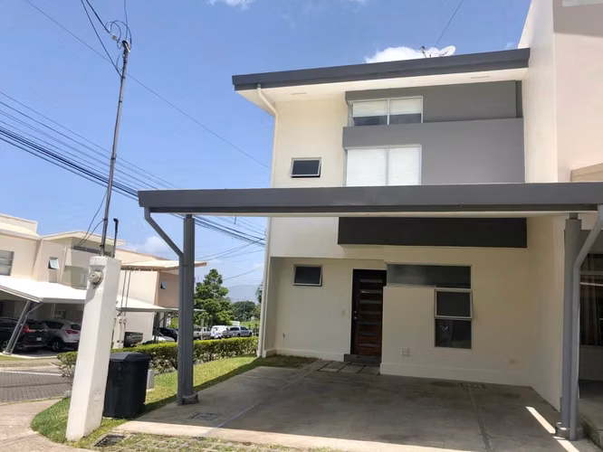 VENTA DE CASA EN CONDOMINIO BARLOVENTO, CONCEPCION TRES RIOS