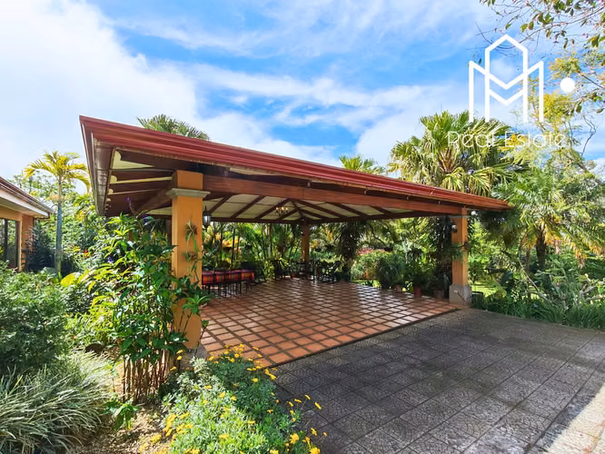 Casa En Venta En San Isidro De Heredia