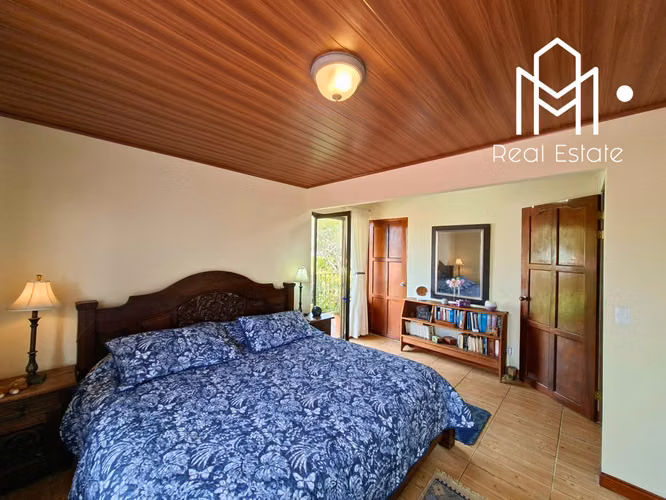 Casa En Venta En San Isidro De Heredia