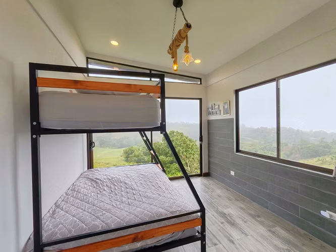 Venta de casa en Coronado, Cascajal.
