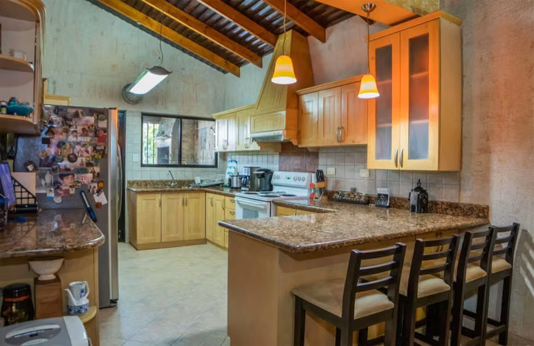 Casa amueblada en Venta en Tres Ríos, San Ramón 25414