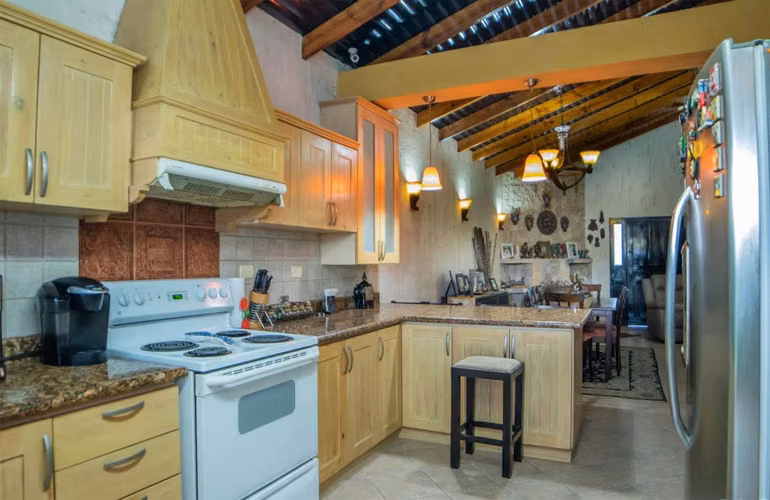 Casa amueblada en Venta en Tres Ríos, San Ramón 25414