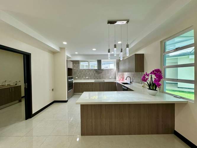 Moderno apartamento en venta en Jaboncillos Escazú - Imagen 17