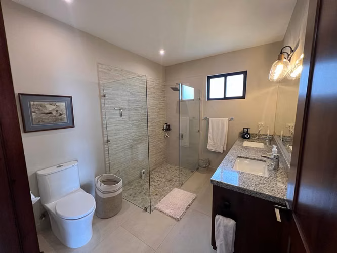Casa Eucalipto en Residencial Oro Monte Naranjo con hermosas vistas