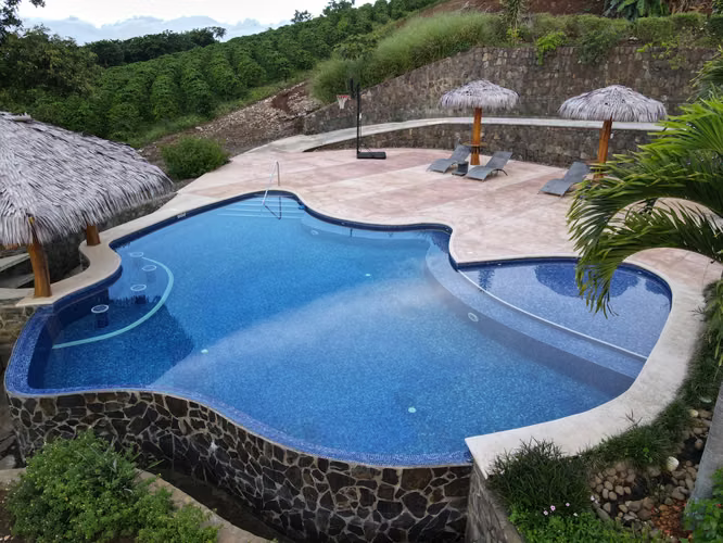 Casa Eucalipto en Residencial Oro Monte Naranjo con hermosas vistas