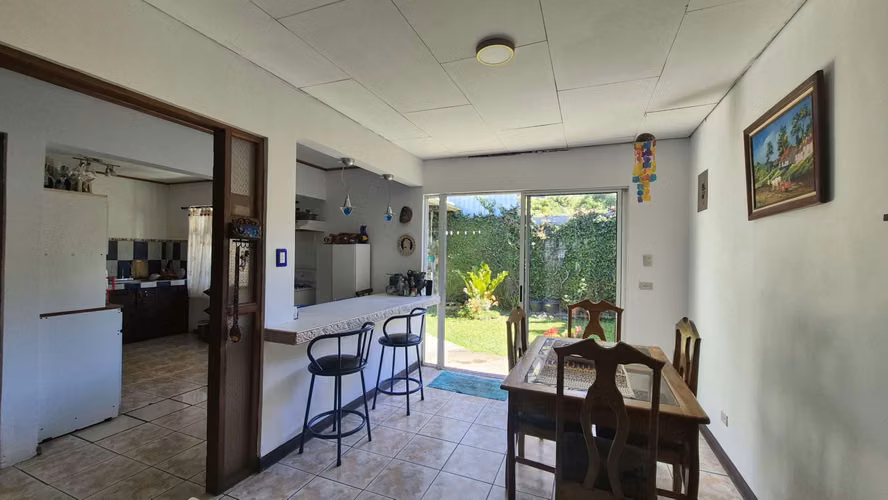 Se vende casa en San Antonio de Desamparados