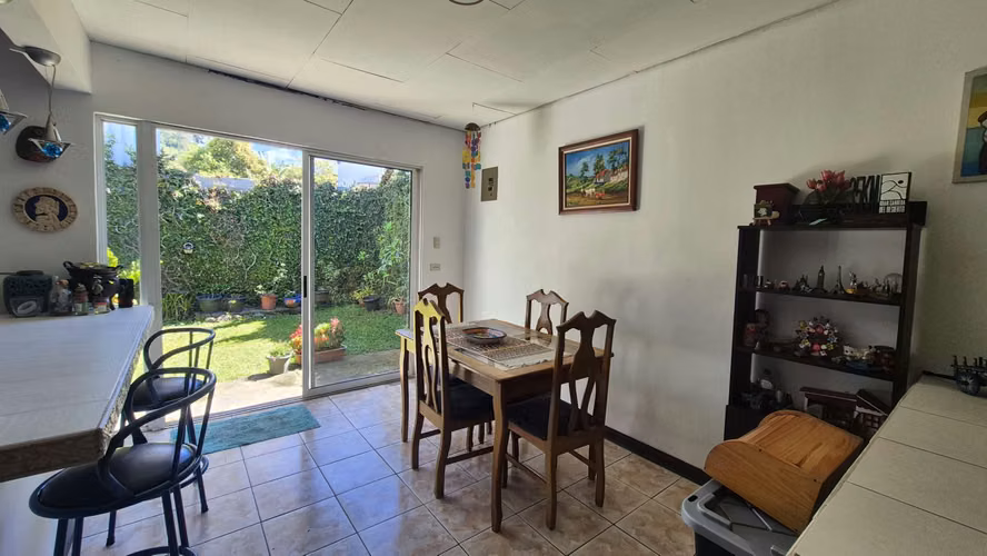 Se vende casa en San Antonio de Desamparados