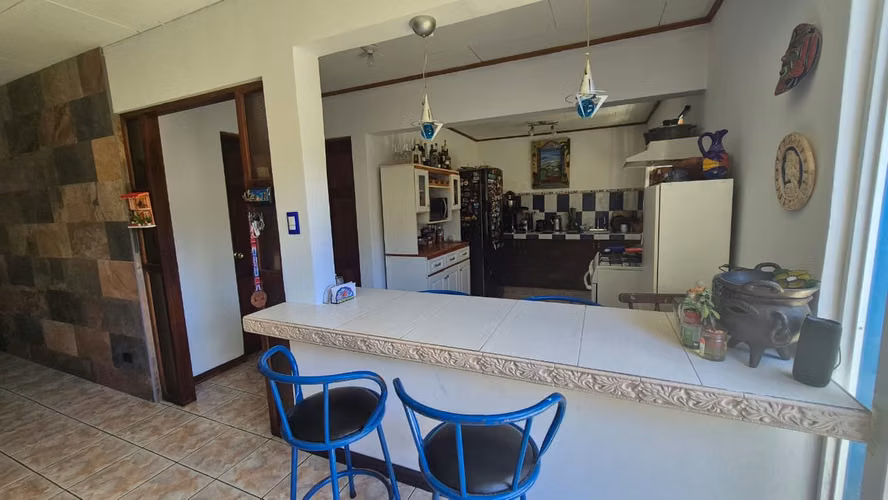 Se vende casa en San Antonio de Desamparados