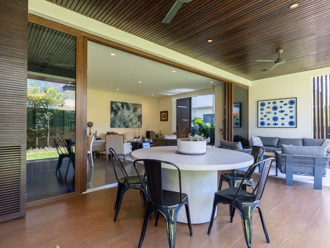 VENTA DE CASA DE LUJO EN CONDOMINIO EN RIO ORO