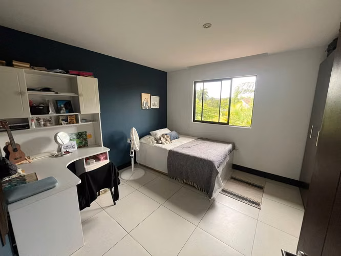VENTA DE CASA ESQUINERA EN CONDOMINIO PARQUES DEL SOL - SANTA ANA