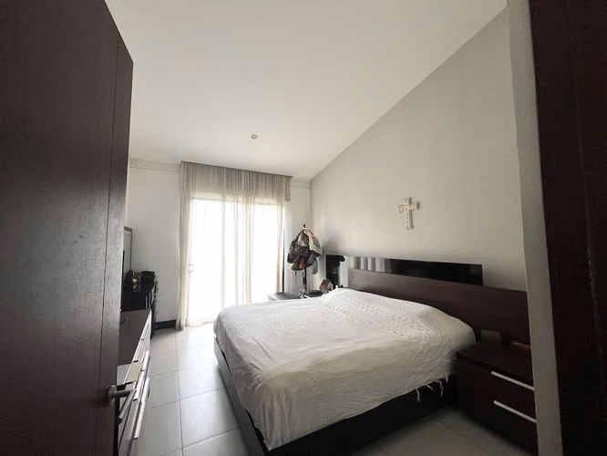 VENTA DE CASA ESQUINERA EN CONDOMINIO PARQUES DEL SOL - SANTA ANA
