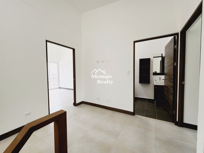 Alquiler de casa moderna en Condominio Caoba, Ciudad Colón - Imagen 6