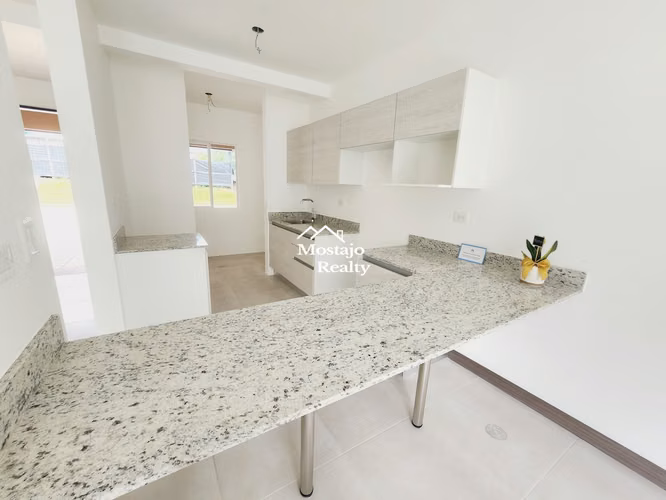 Alquiler de casa moderna en Condominio Caoba, Ciudad Colón - Imagen 1