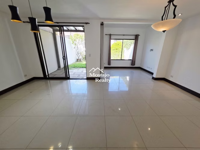 Alquiler de casa 3 niveles, condominio Parques del Sol, Santa Ana - Imagen 4