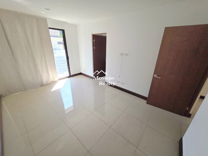Alquiler de casa 3 niveles, condominio Parques del Sol, Santa Ana - Imagen 13