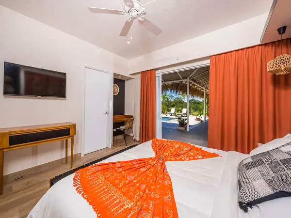 ¡Hermosa casa con vista al mar en venta! - Imagen 9