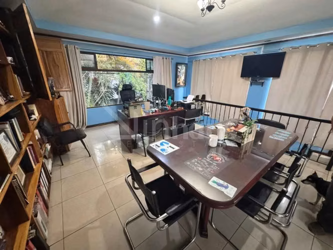 Venta de casa amplia con oficinas en Desamparados Centro - EU