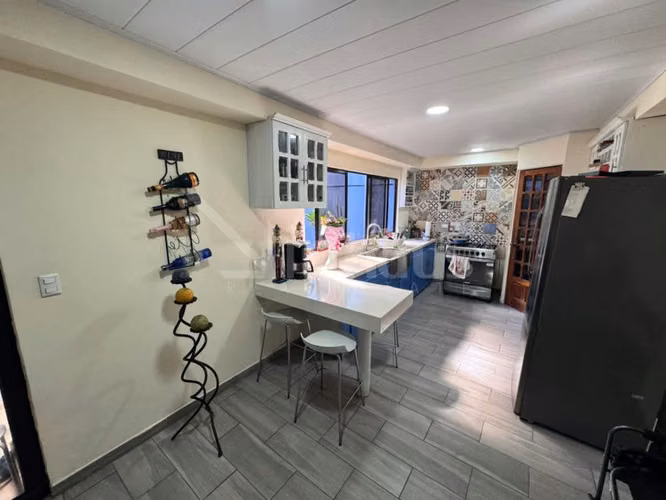 Venta de casa de dos plantas en residencial en San Sebastián - EU