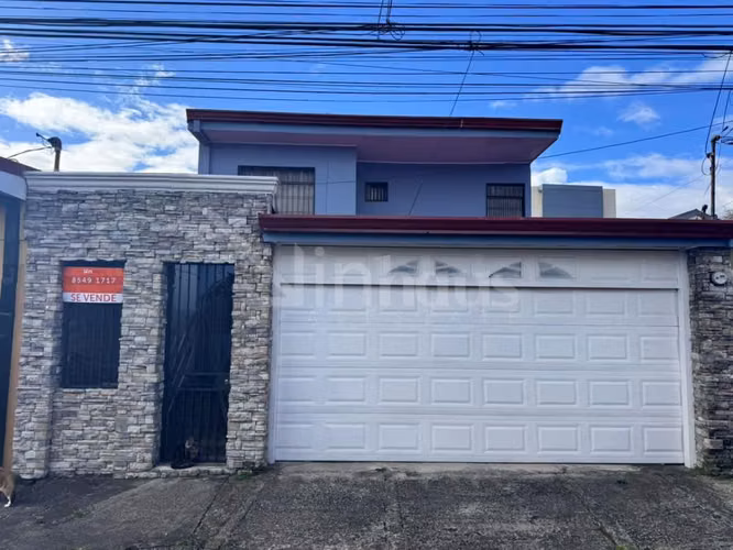 Venta de casa de dos plantas en residencial en San Sebastián - EU
