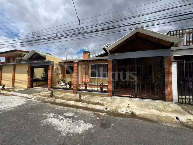 Venta de casa en residencial en Fátima de Desamparados - EU