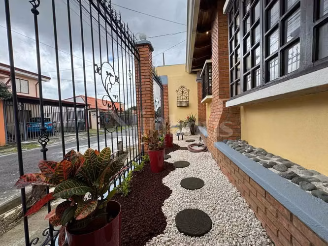 Venta de casa en residencial en Fátima de Desamparados - EU