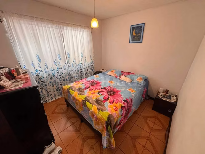 Venta de casa con dos apartamentos en San Juan de Dios de Desamparados - EU
