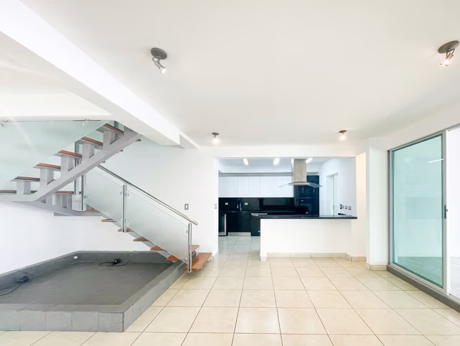 Venta de casa en condominio en Piedades de Santa Ana