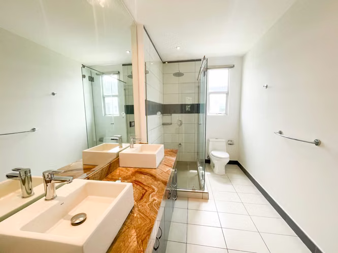 Venta de casa en condominio en Piedades de Santa Ana