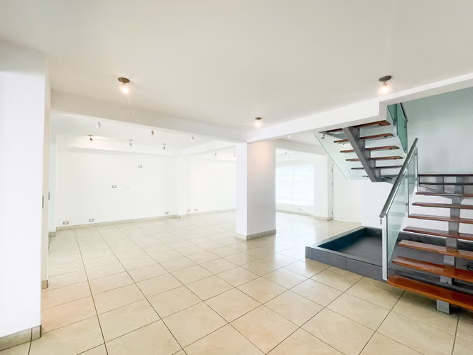 Venta de casa en condominio en Piedades de Santa Ana
