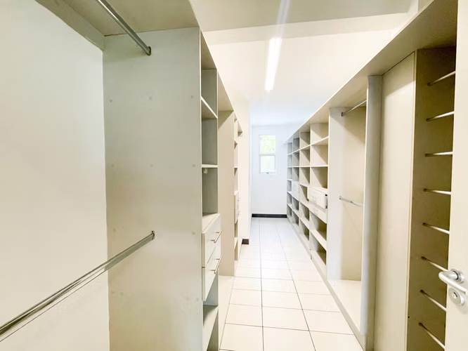 Venta de casa en condominio en Piedades de Santa Ana