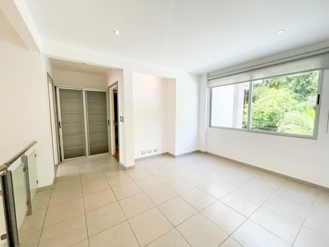 Venta de casa en condominio en Piedades de Santa Ana
