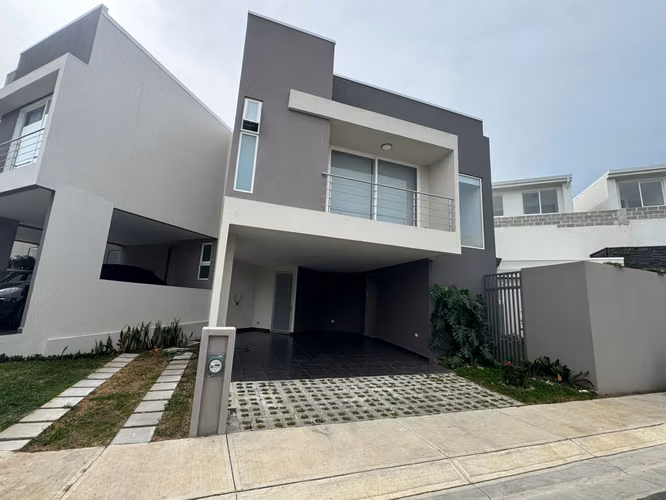 Casa en venta Condominio Nasara - Santa Ana - Imagen 1