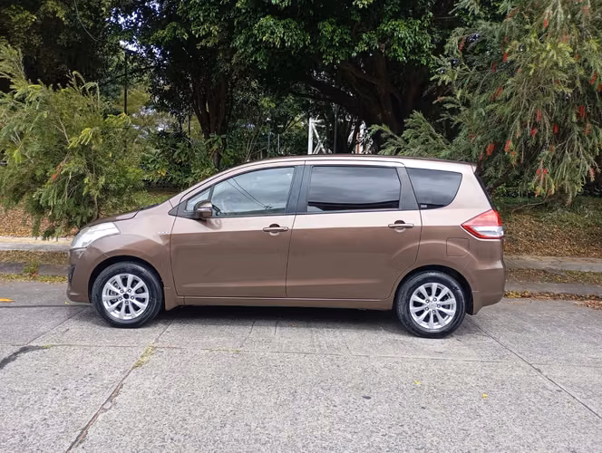SUZUKI ERTIGA GLX 2015