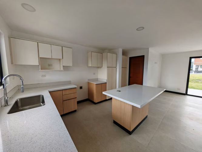SE VENDE CASA NUEVA EN CONDOMINIO TERUMA - Imagen 4