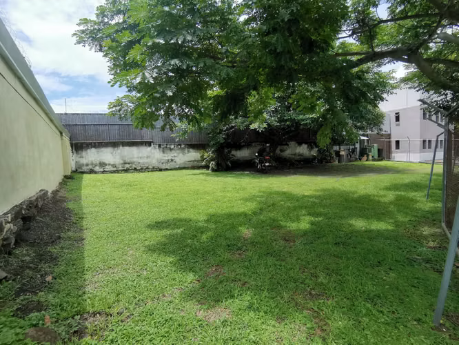 SE ALQUILA OFICINA EN SABANA SUR OESTE 23m2 - Imagen 9