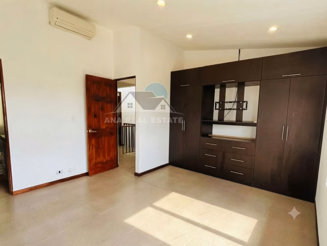 Casa en Renta– Escazú, Trejos de Montealegre - Imagen 3