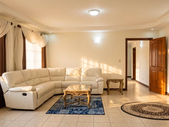Casa en renta con piscina privada en Cariari, Belén | US$2.900 - Imagen 10