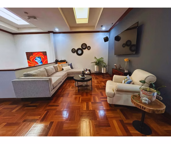 Casa en Venta en el Centro de Escazú - Imagen 2