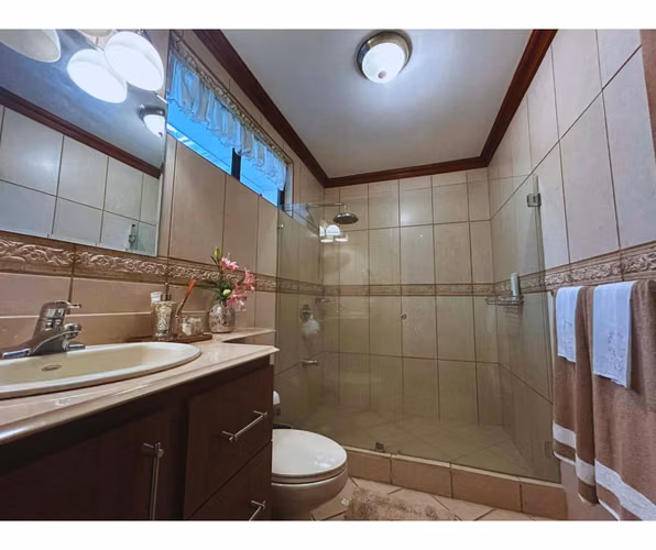 Casa en Venta en el Centro de Escazú - Imagen 6