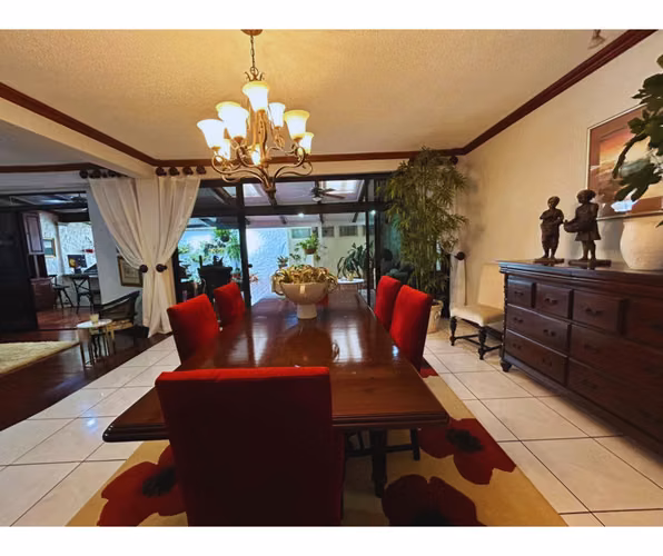 Casa en Venta en el Centro de Escazú - Imagen 7