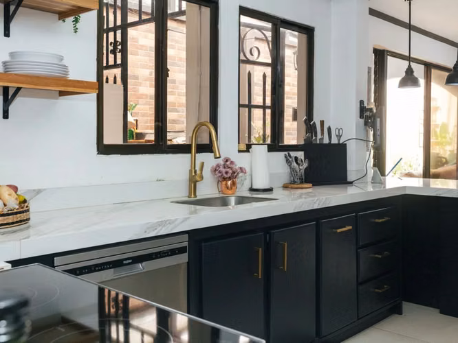 Casa en condominio en Escazú | 3 hab, patio | US$270K - Imagen 3