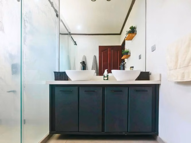 Casa en condominio en Escazú | 3 hab, patio | US$270K - Imagen 13