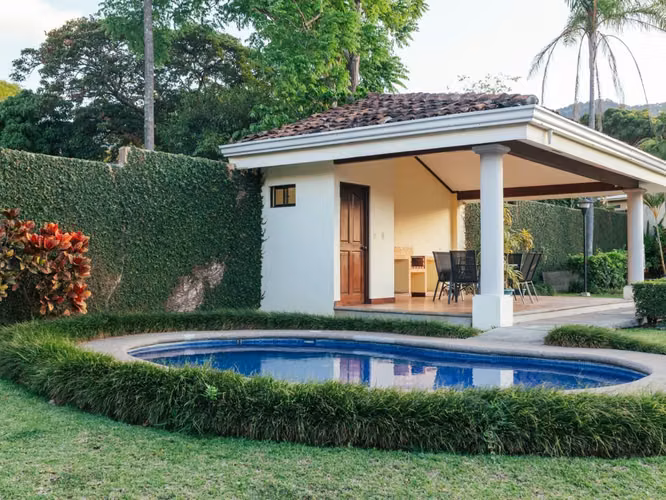 Casa en condominio en Escazú | 3 hab, patio | US$270K - Imagen 17